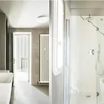 Piazza Cavour - Luxury View Apartment Como