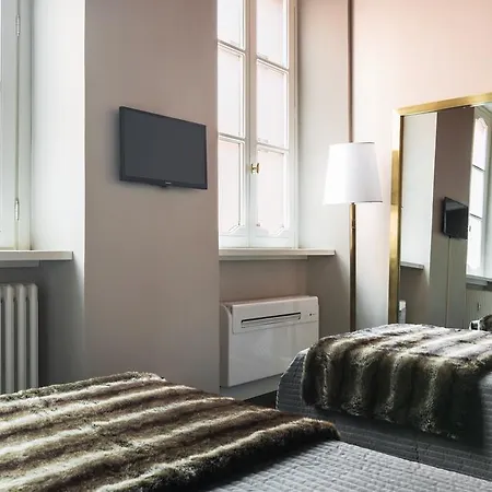 Piazza Cavour - Luxury View شقة كومو