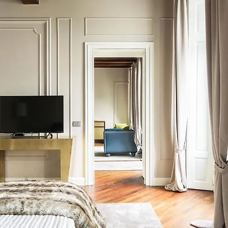 Piazza Cavour - Luxury View * Como