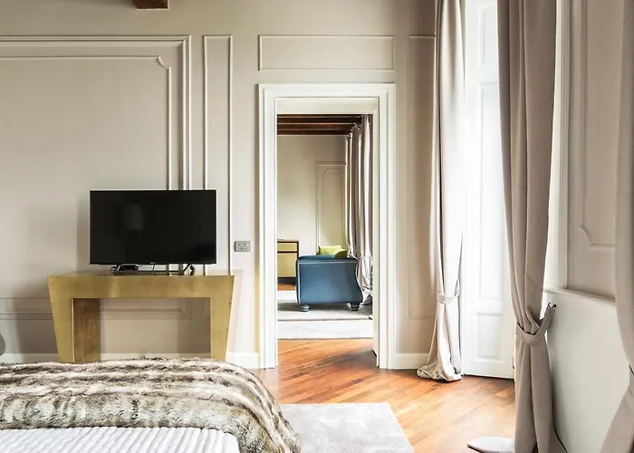 Piazza Cavour - Luxury View * Como